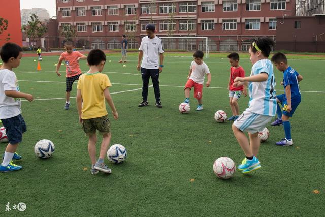 英格兰6-4法国获季军 萨卡戴帽姆巴佩双响创纪录奥利塞2助+失良机